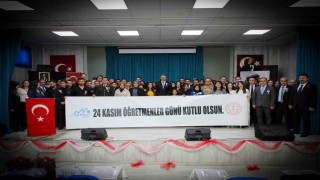 Hakkaride 24 Kasım Öğretmenler Günü kutlandı
