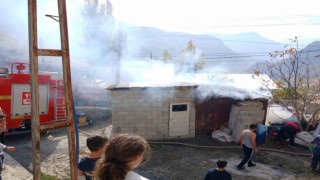 Hakkaride tandır evi yangını