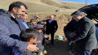 Hamur Kaymakamı Mahir, köy ziyaretlerinde vatandaşlarla buluştu