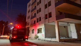 Hasarlı binada çıkan yangın söndürüldü
