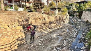 Hatayda dere ıslah çalışmaları sürüyor