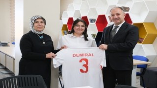 Hayranı olduğu Merihin formasını ‘Yurtligden kazandı