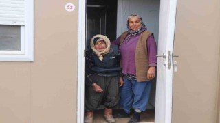 İHAnın haberi ses getirdi: Çalışma azmiyle Türkiyeye örnek olan Dilber nine çok arzuladığı konteynere kavuştu