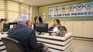İş arayan ve kariyer planı yapan gençlere Gaziantep Büyükşehir destek oluyor