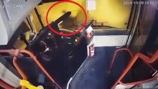 İzmirde genç kızın hayatını kaybettiği kaza kamerada