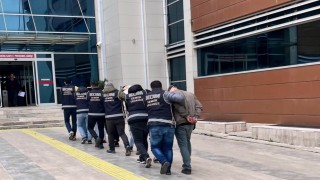İzmirde yağmacı çeteye polis operasyonu: 8 gözaltı