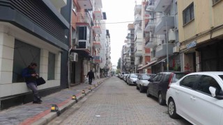 İzmirde zehirlenmenin olduğu sokakta endişe sürüyor, bazı aileler evlerine yerleşmedi