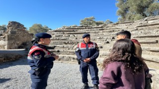Jandarma ekipleri vatandaşları bilgilendirdi