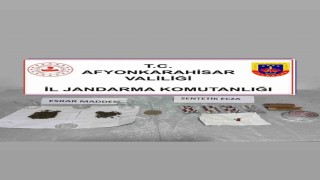 Jandarma uyuşturucu ile yakalanan 4 şüpheliyi gözaltına aldı