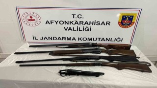 Jandarmadan ruhsatsız silah baskını