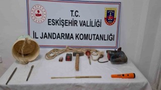 Kaçak kazı yapan 2 şüpheli suçüstü yakalandı