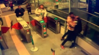Kadıköy Marmarayda güvenlik görevlisi tartıştığı yolcuyu vurdu, o anlar kamerada