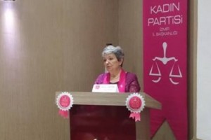 Kadın Partisi Genç Teğmenlere Sahip Çıktı