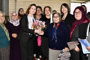 Kadirli Kaymakamı Eşi Şenay Yerli Dolu, Köylü Kadınlarla Buluştu