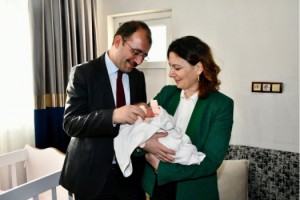 Kadirli Kaymakamı ve Eşi, "Hoşgeldin Bebek" Ziyaretlerinde