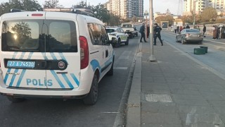 Kaldırıma çıkan otomobil 2 kadına çarptı: 1 ölü, 1 ağır yaralı