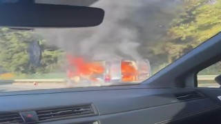 Kalorifer motorundan çıkan yangın aracı hurdaya çevirdi