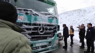Kar yağışının ardından Erzincanda kapanan şehirlerarası yollar ulaşıma açıldı
