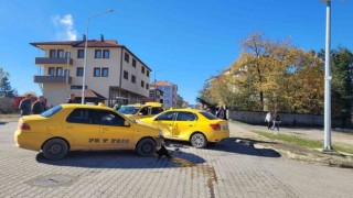 Karabükte trafik kazaları güvenlik kameralarına yansıdı