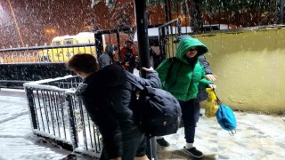 Karda mahsur kalan 21 kişiyi, AFAD kurtardı