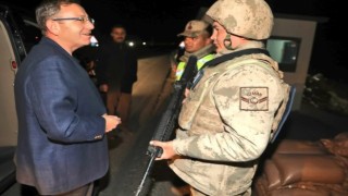Kars Valisi Polat, jandarma yol kontrol noktasında