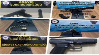 Karsta polis ruhsatsız silah taşıyanların kabusu oldu