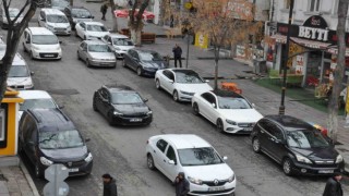 Karsta trafiğe kayıtlı araç sayısı 50 bine ulaştı: Park sorunu büyüyor