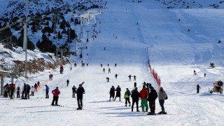 Kayak severlerin yeni gözdesi Türkiyenin parlayan yıldızı Erzincan Ergan Dağı Kayak Merkezi