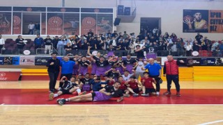 Kayseri derbisini Elit Voleybol kazandı