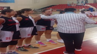 Kayseri U-18 KızlarBasketbolLiginde şampiyon Melikgazi Kayseri Basketbol oldu