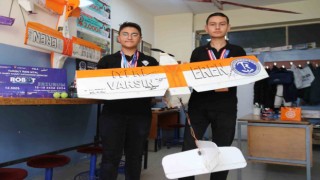 Kendileriyle yaşıtken şehit olan Eren Bülbülün ismini göklere yazarak dünya 1incisi oldular