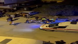 Kendisini takip 2 kişiyi bacaklarından vurup polise teslim oldu