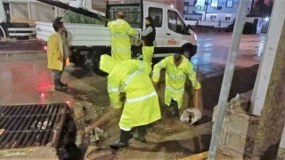 Kepezden su taşkınına karşı gece mesaisi