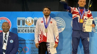 Kick Boks Büyükler Avrupa Şampiyonasında ETÜlü sporcudan gümüş madalya