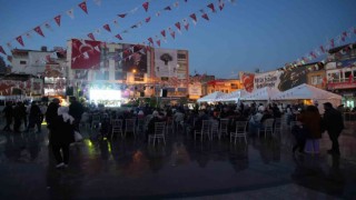 Kiliste Zeytin Festivalindeki konsere yoğun ilgi