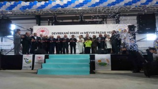 Kışın ısıtacak, yazın serinletecek pazar yerinin açılışını Bakan Yumaklı yaptı