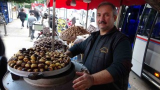 Kışın vazgeçilmez sokak tatlarından kestane kebap tezgahları kuruldu