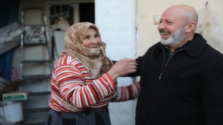 Kocasinan Belediyesi, asırlık Fatma Nineye evde sağlık hizmeti sağlıyor