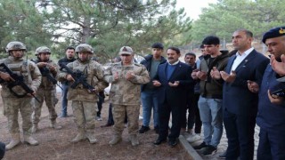 Komandolar Günyüzü ilçesinde arama tarama faaliyeti gerçekleştirdi