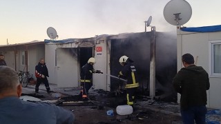 Konteyner cayır cayır yandı