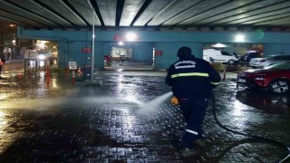 Körfezde gece temizlik mesaisi