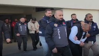 Kredi çekemeyen kişileri tuzağa düşürüp dolandıran çeteye suçüstü baskın