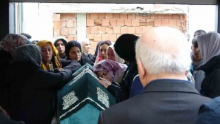 Küçükçekmecede maganda kurşunuyla hayatını kaybeden genç toprağa verildi