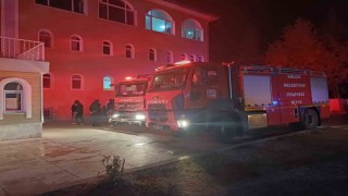 Kuran kursunda çıkan yangında 2 öğrenci dumandan etkilendi