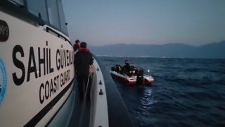 Kuşadasında 48 düzensiz göçmen kurtarıldı