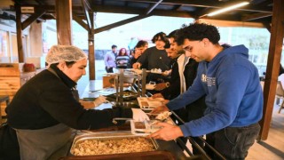 Kuşadasında üniversitelilerin yüzünü güldüren hizmet başladı