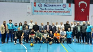 Kütahyada eğitim çalışanları voleybol turnuvası başladı