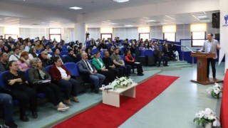 Kütahyada Türkiye Yüzyılı Maarif Modeli konferansı düzenlendi