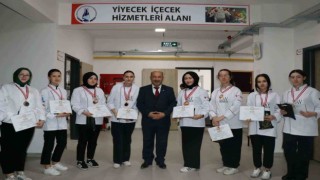 Kütahyalı öğrenciler, Antalya Gastro Festivalinden rekorlarla döndü