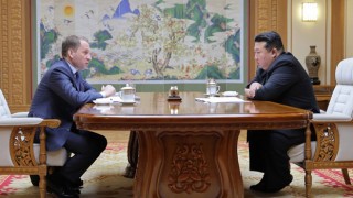 Kuzey Kore Lideri Kim Jong-Un, Rus Bakan Kozlov’u Ağırladı